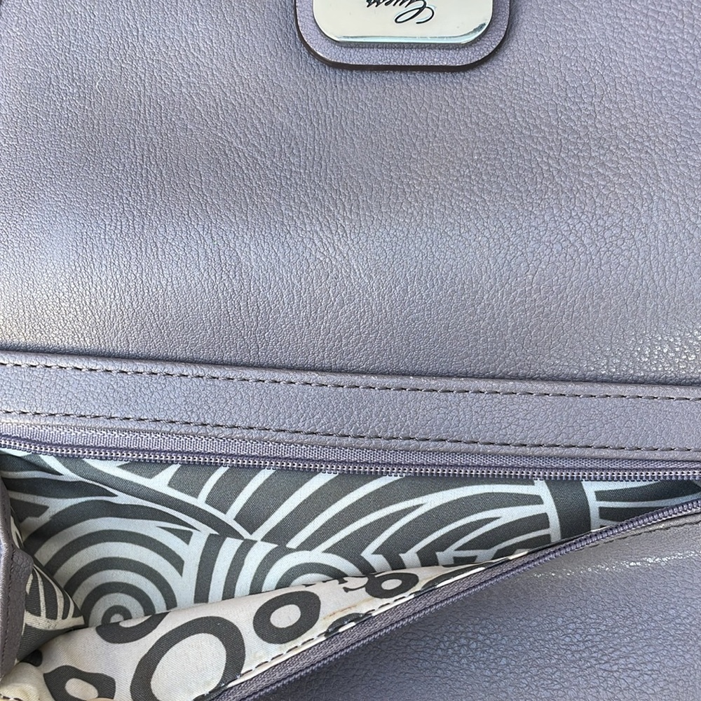 Guess Wallet - Picture 7 of 11